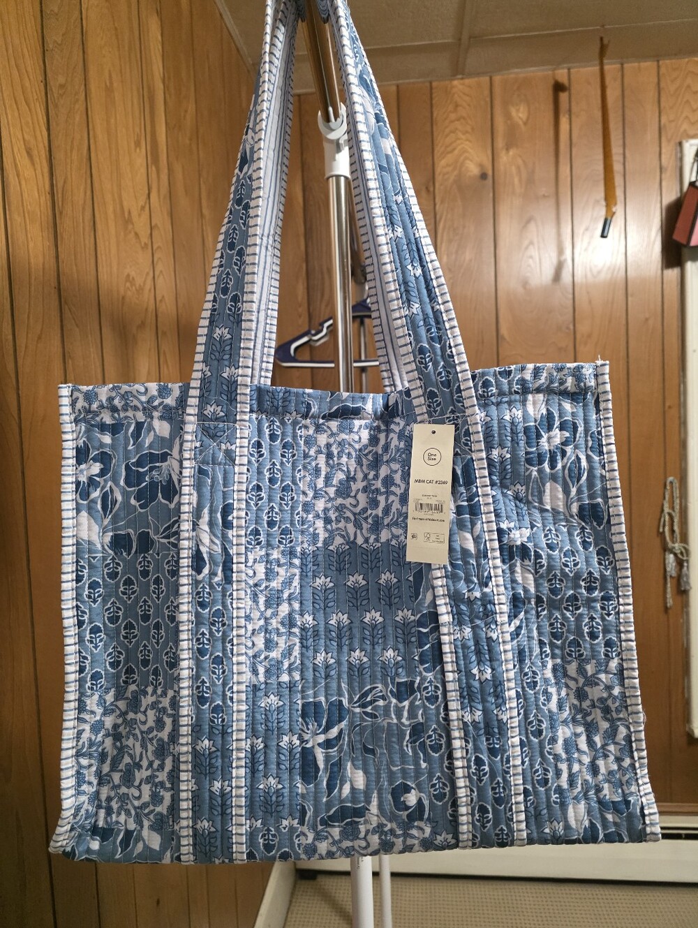NWT Quilted Blue Printed Tote Bag - Unbranded